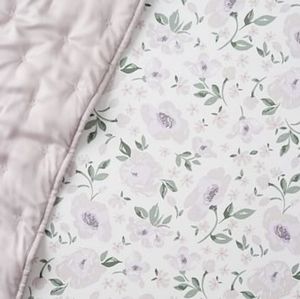 Fitted crib sheet